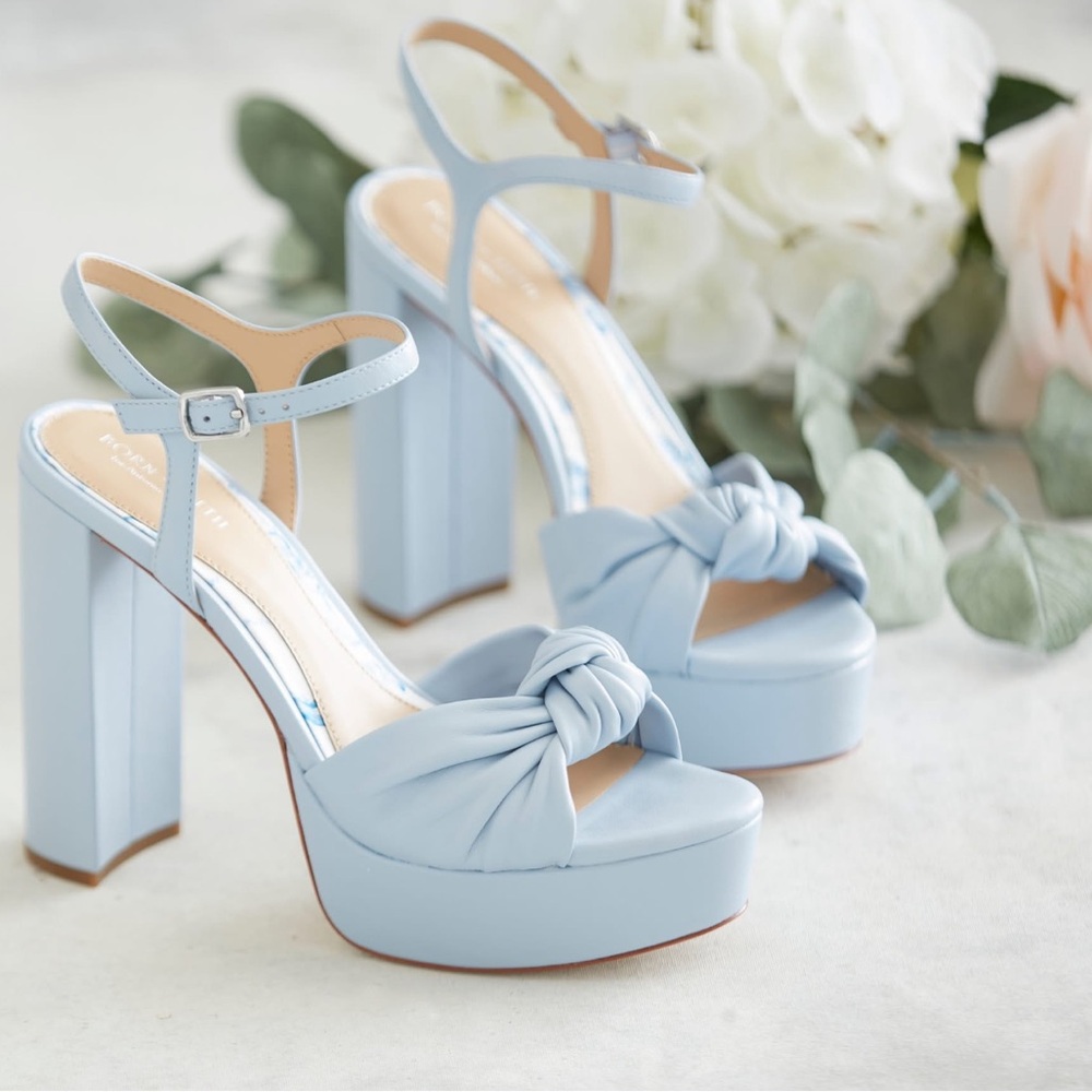 Antonio × Born on Fifth Laurie
Linen Knotted Detail Ankle Strap
Platform Sandals